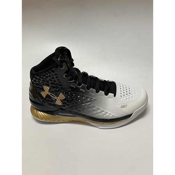 black and gold stephen curry shoes